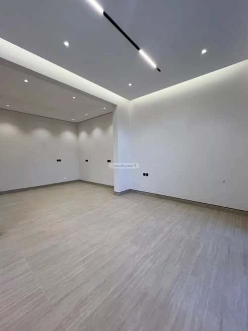 5 bedroom villa in Al Mahdiyyah 4