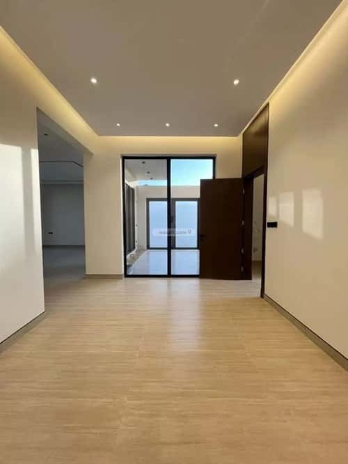 5 bedroom villa in Al Mahdiyyah 3