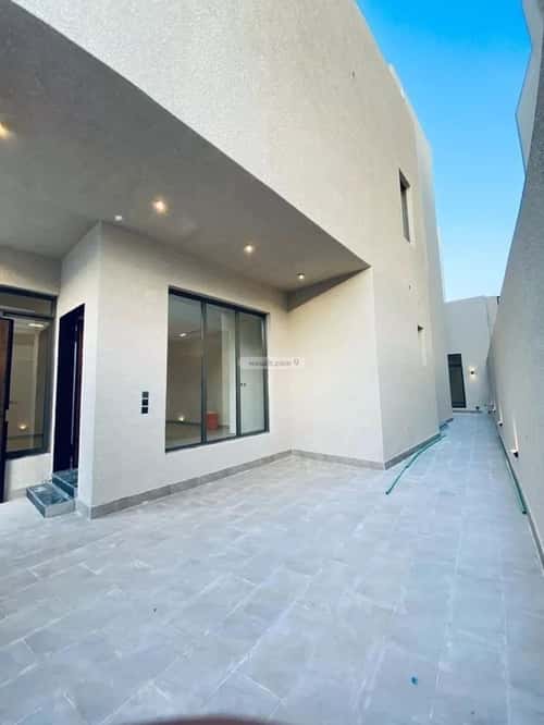 5 bedroom villa in Al Mahdiyyah 4