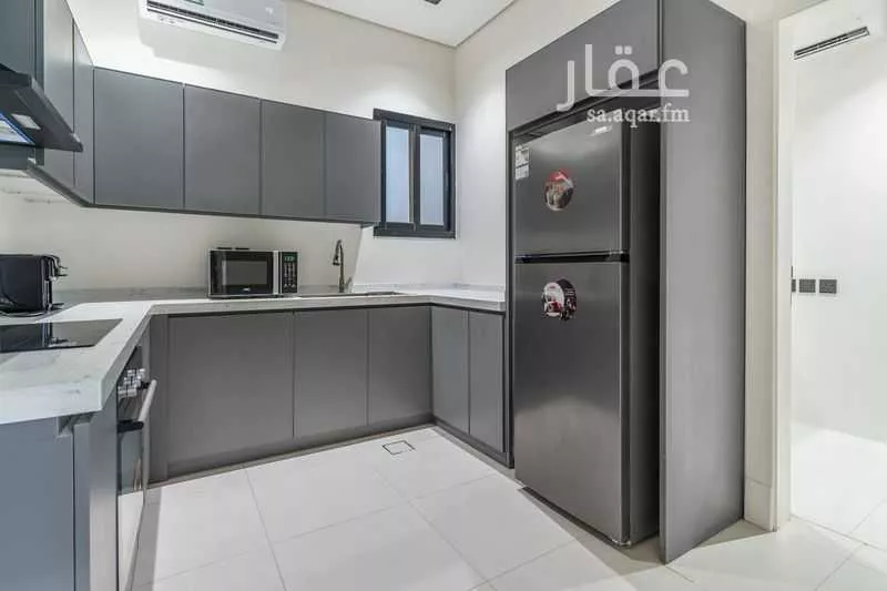 شقة 1 غرف في الملقا 8