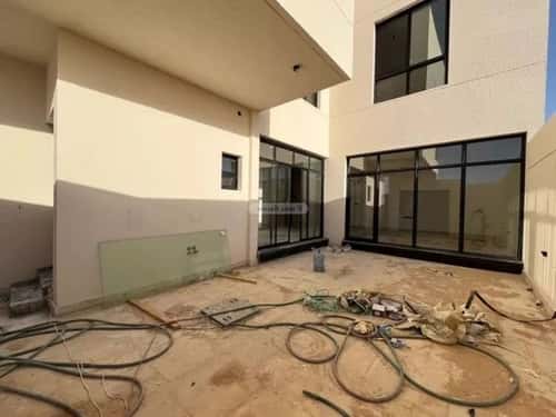 5 bedroom villa in Al Mahdiyyah 2