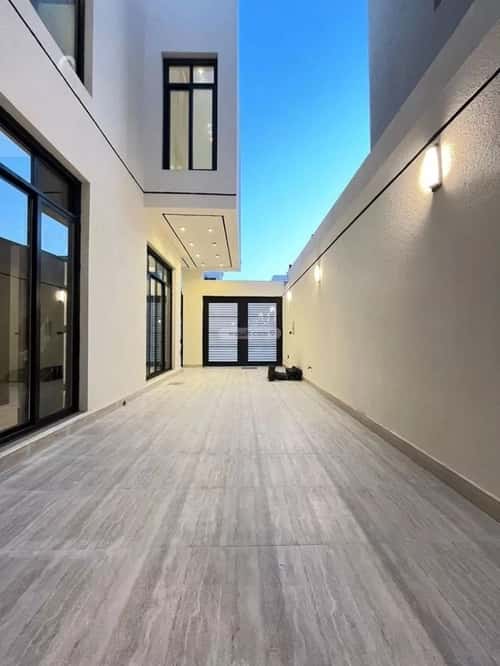 5 bedroom villa in Al Mahdiyyah 3