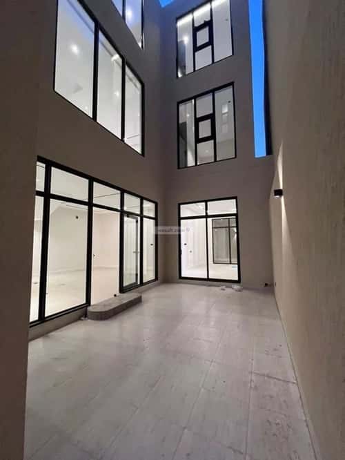 5 bedroom villa in Al Mahdiyyah 1