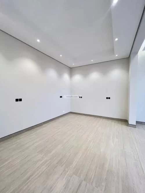 5 bedroom villa in Al Mahdiyyah 3