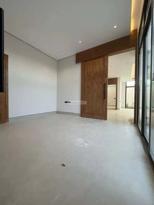 5 bedroom villa in Al Mahdiyyah 1