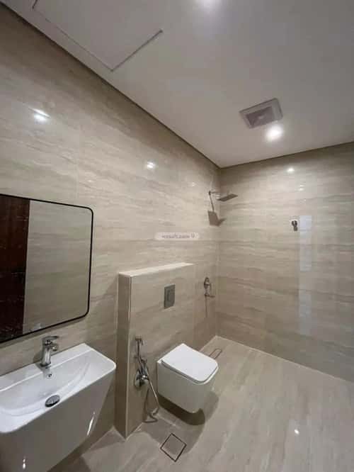 5 bedroom villa in Al Mahdiyyah 6