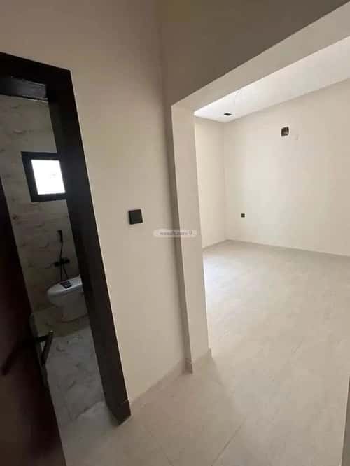 5 bedroom villa in Al Janadriyah 4