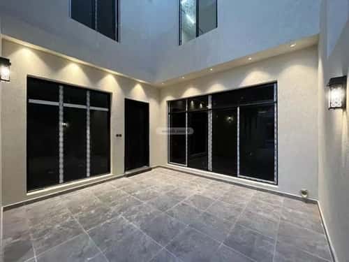 5 bedroom villa in Al Mahdiyyah 2