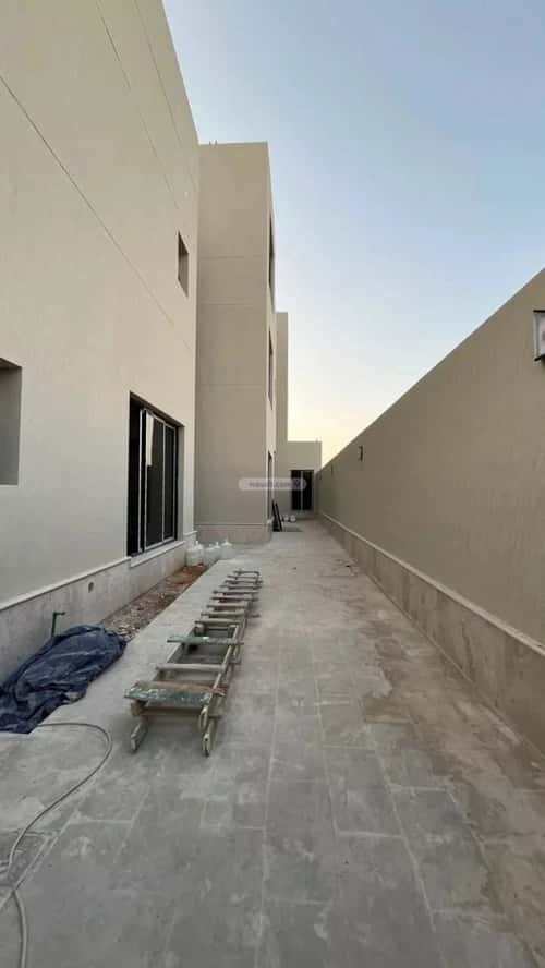 5 bedroom villa in Al Mahdiyyah 2