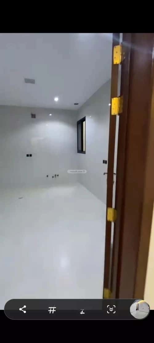 4 bedroom floor in Tuwaiq 1