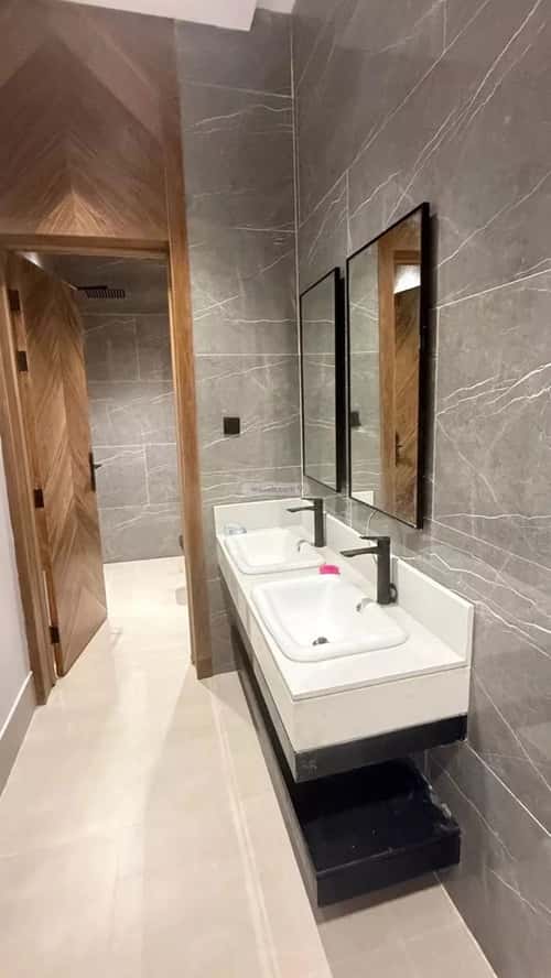 4 bedroom floor in Tuwaiq 3