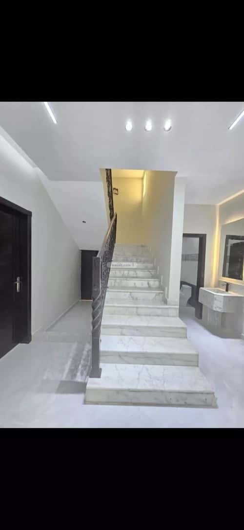 4 bedroom villa in Dhahrat Laban 7