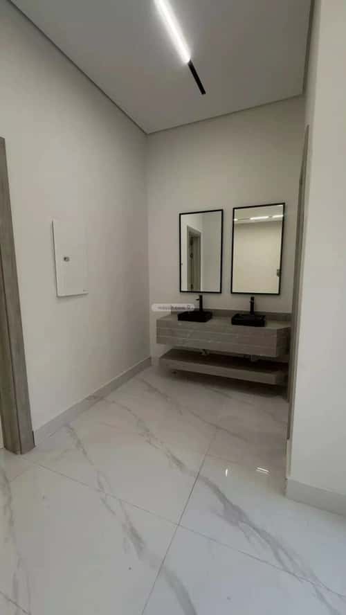 7 bedroom villa in Al Awali 8