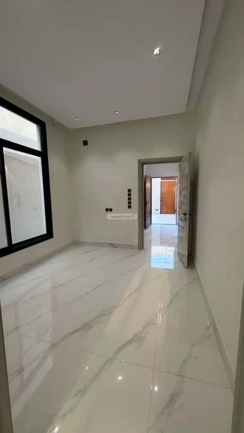 7 bedroom villa in Al Awali 2