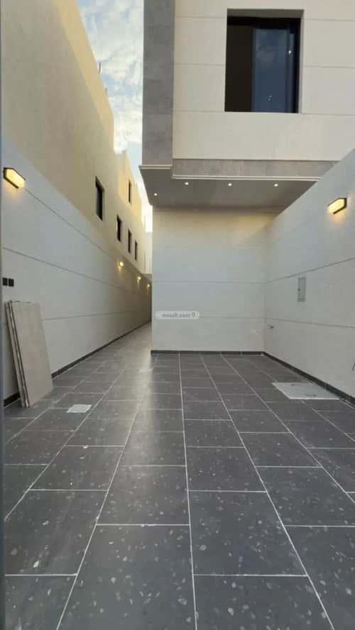 5 bedroom floor in Tuwaiq 4