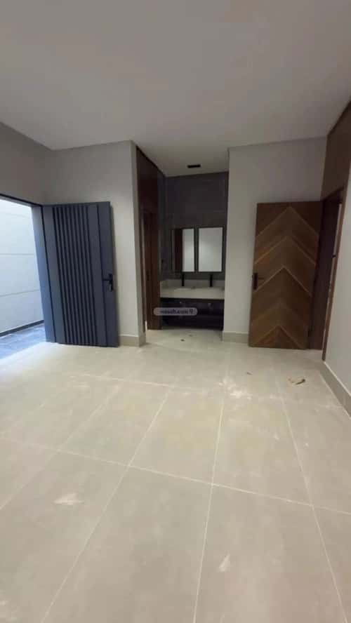 5 bedroom floor in Tuwaiq 3