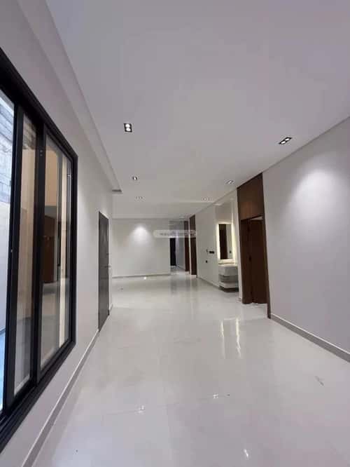 4 bedroom floor in Tuwaiq 8