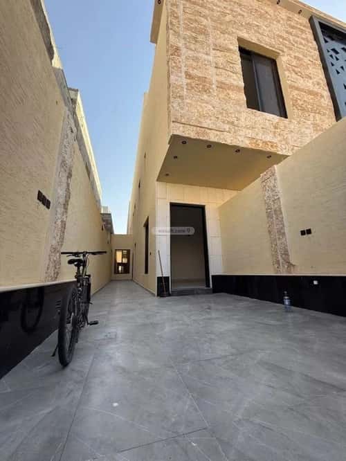 4 bedroom floor in Tuwaiq 10