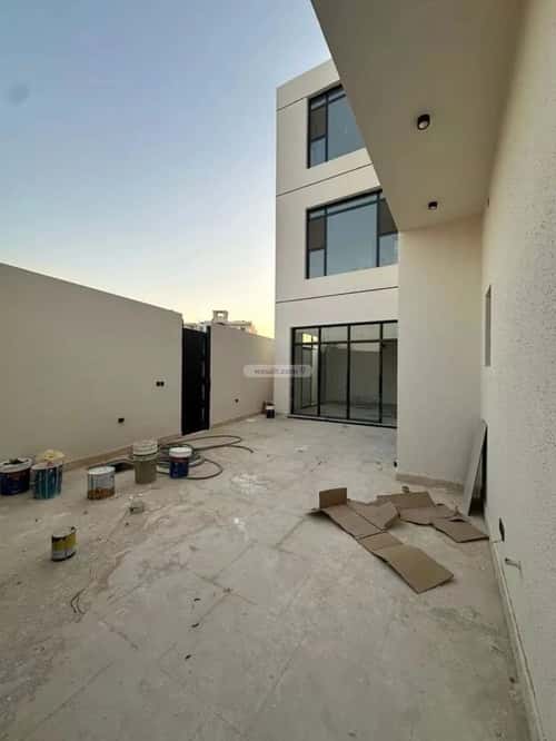 5 bedroom villa in Al Mahdiyyah 4