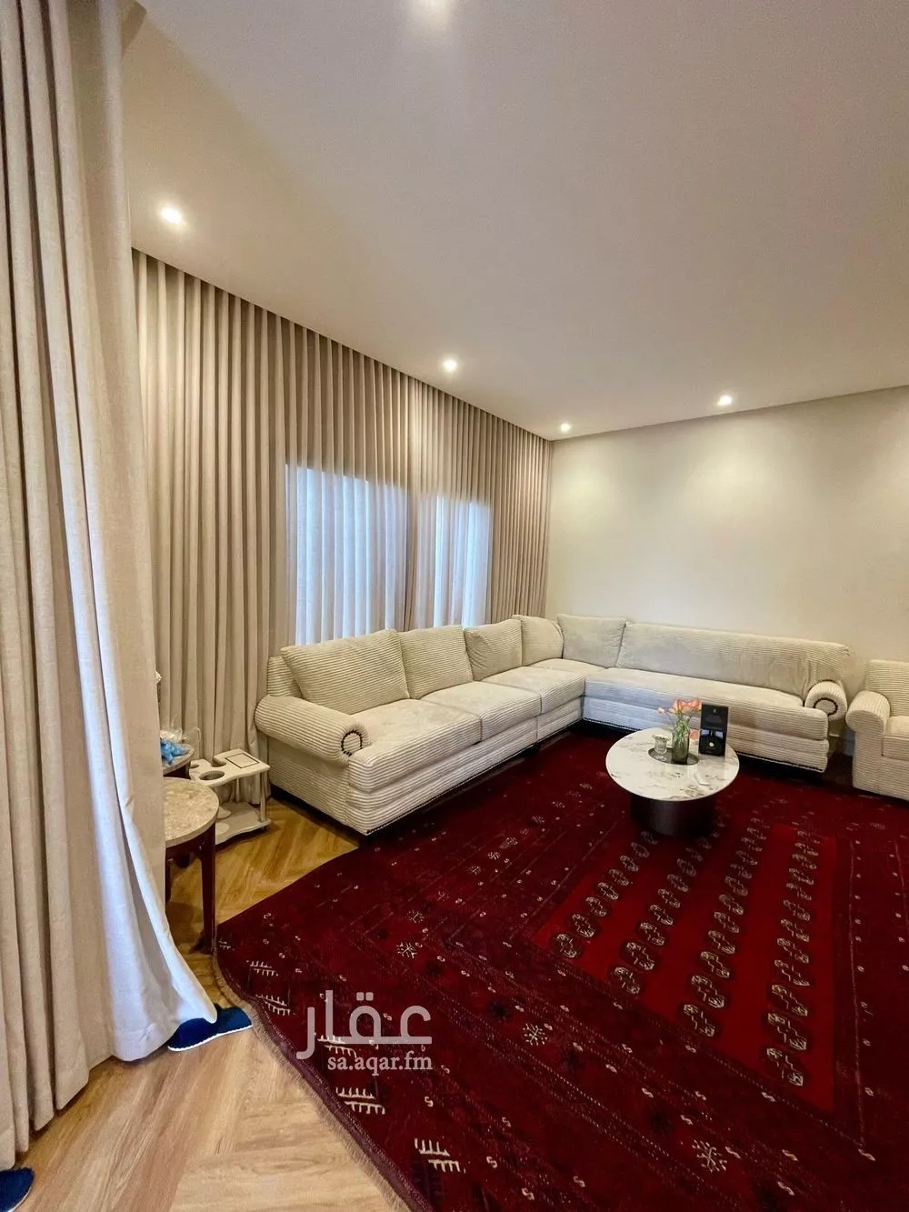 فيلا 5 غرف في العارض 9