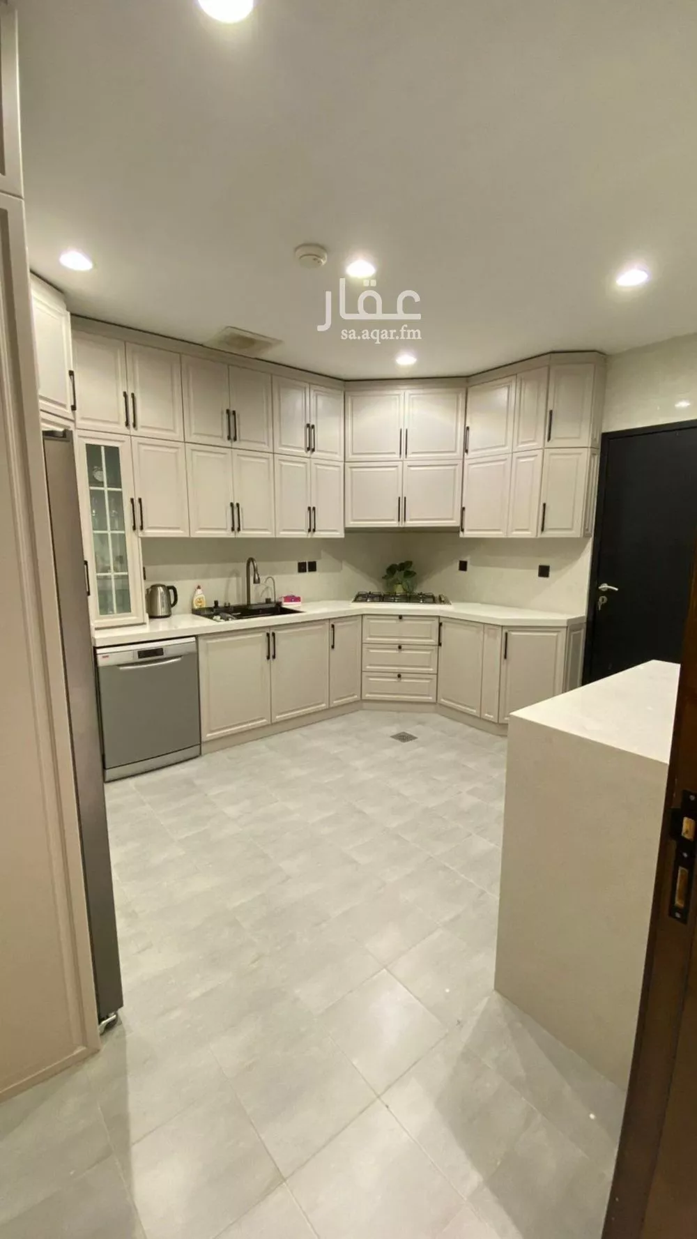 فيلا 5 غرف في الجنادرية 9