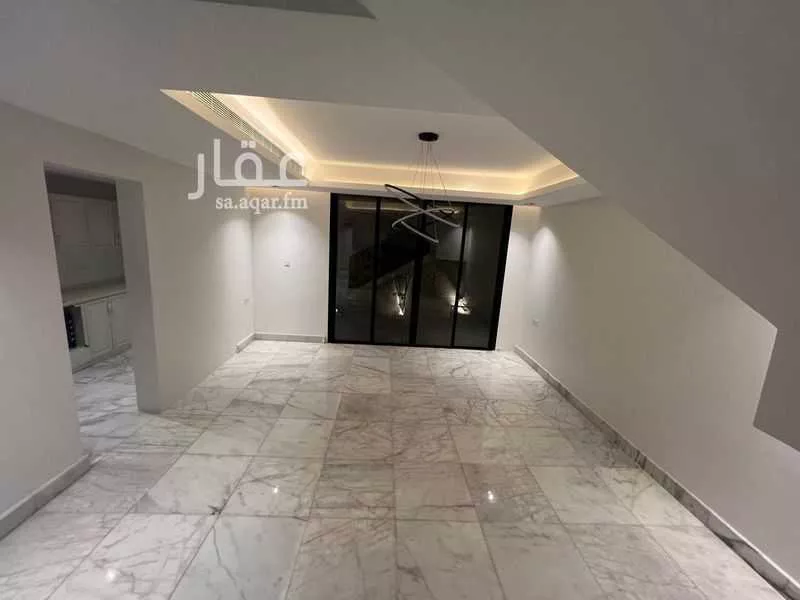 فيلا 5 غرف في العارض 13