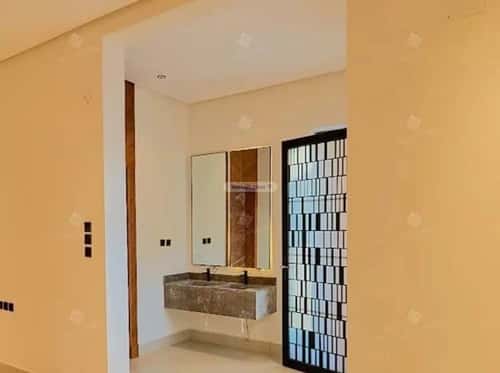 5 bedroom villa in Al Mahdiyyah 4