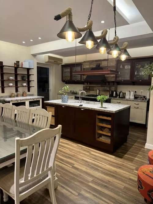 7 bedroom villa in Al Yarmouk 7