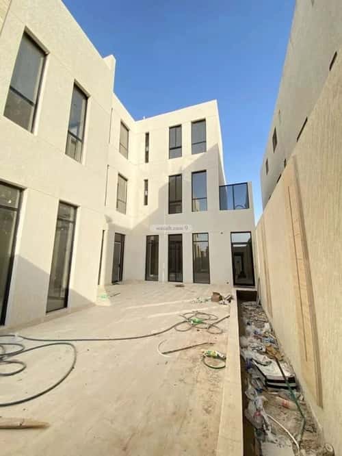 5 bedroom villa in Al Mahdiyyah 3