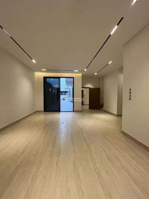 6 bedroom villa in Al Mahdiyyah 3