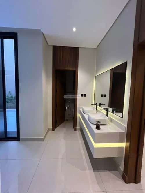 5 bedroom villa in Al Mahdiyyah 3