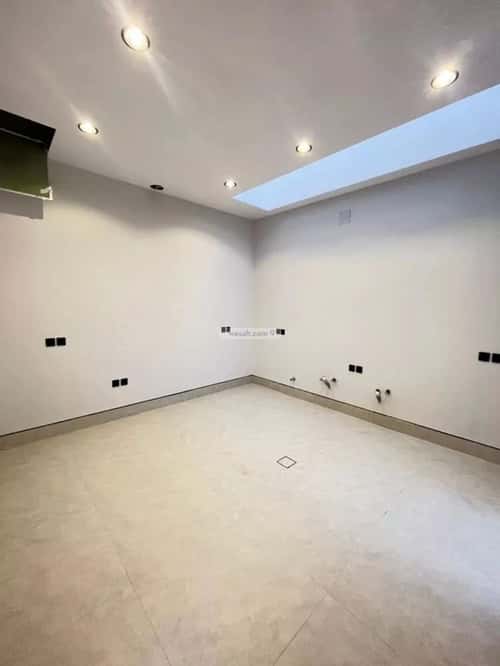 5 bedroom villa in Al Mahdiyyah 2