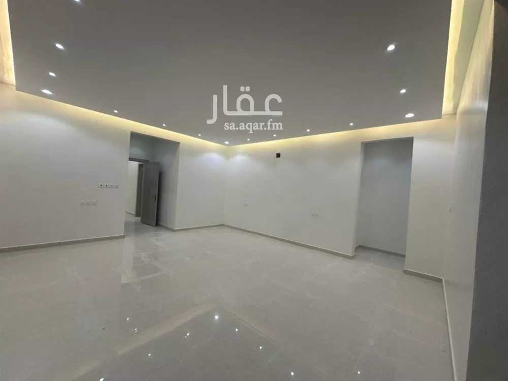 فيلا 8 غرف في الشرق 3