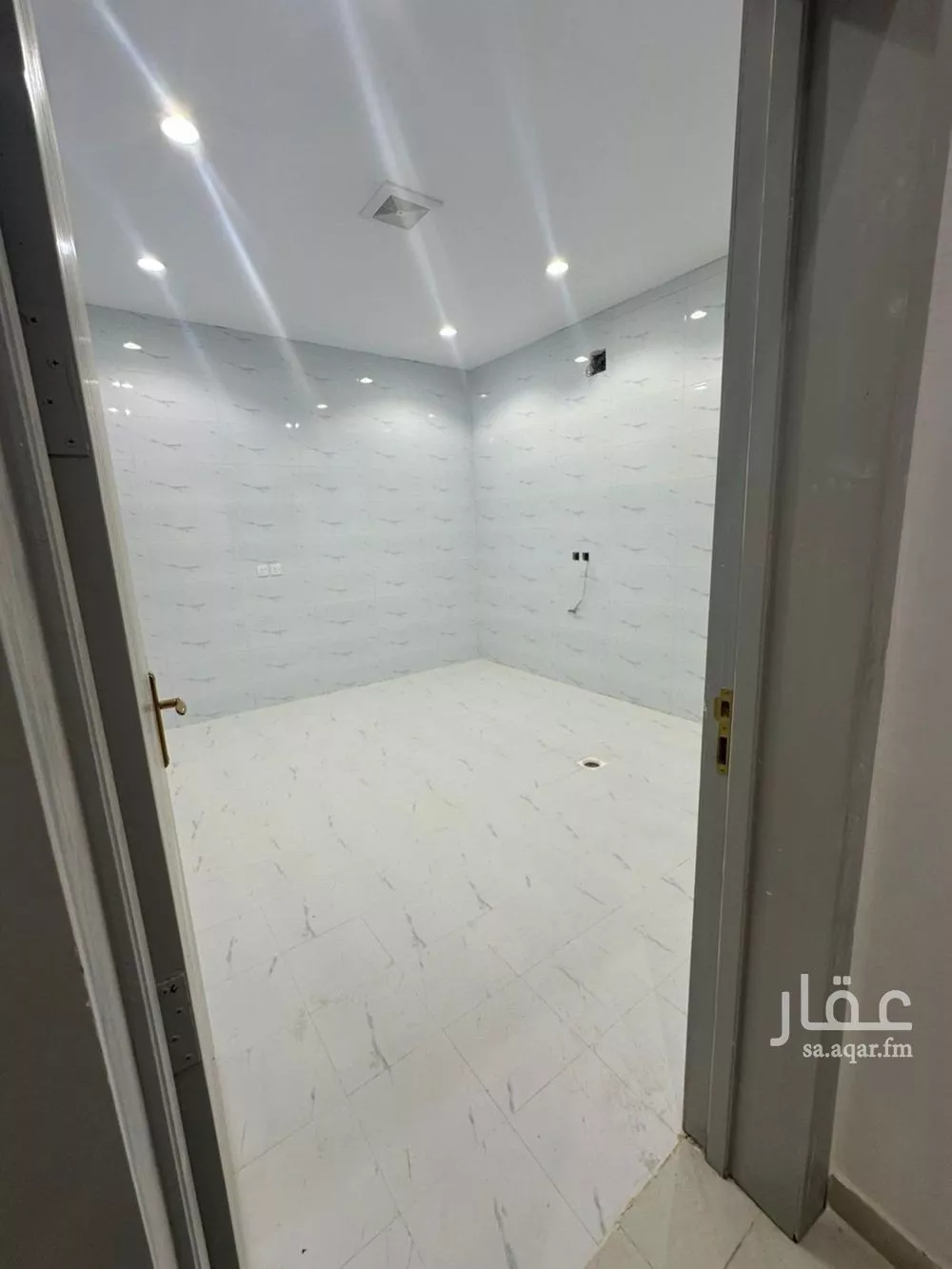 فيلا 8 غرف في الشرق 21