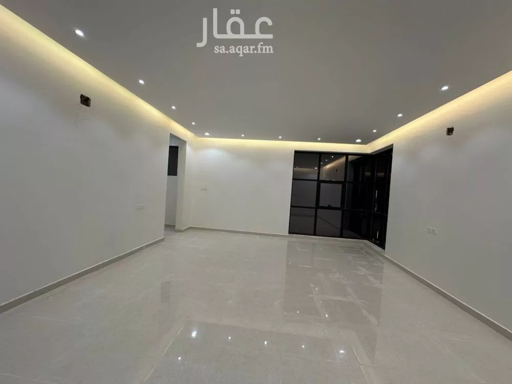 فيلا 8 غرف في الشرق 9