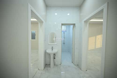 4 bedroom floor in Al Janadriyah 1