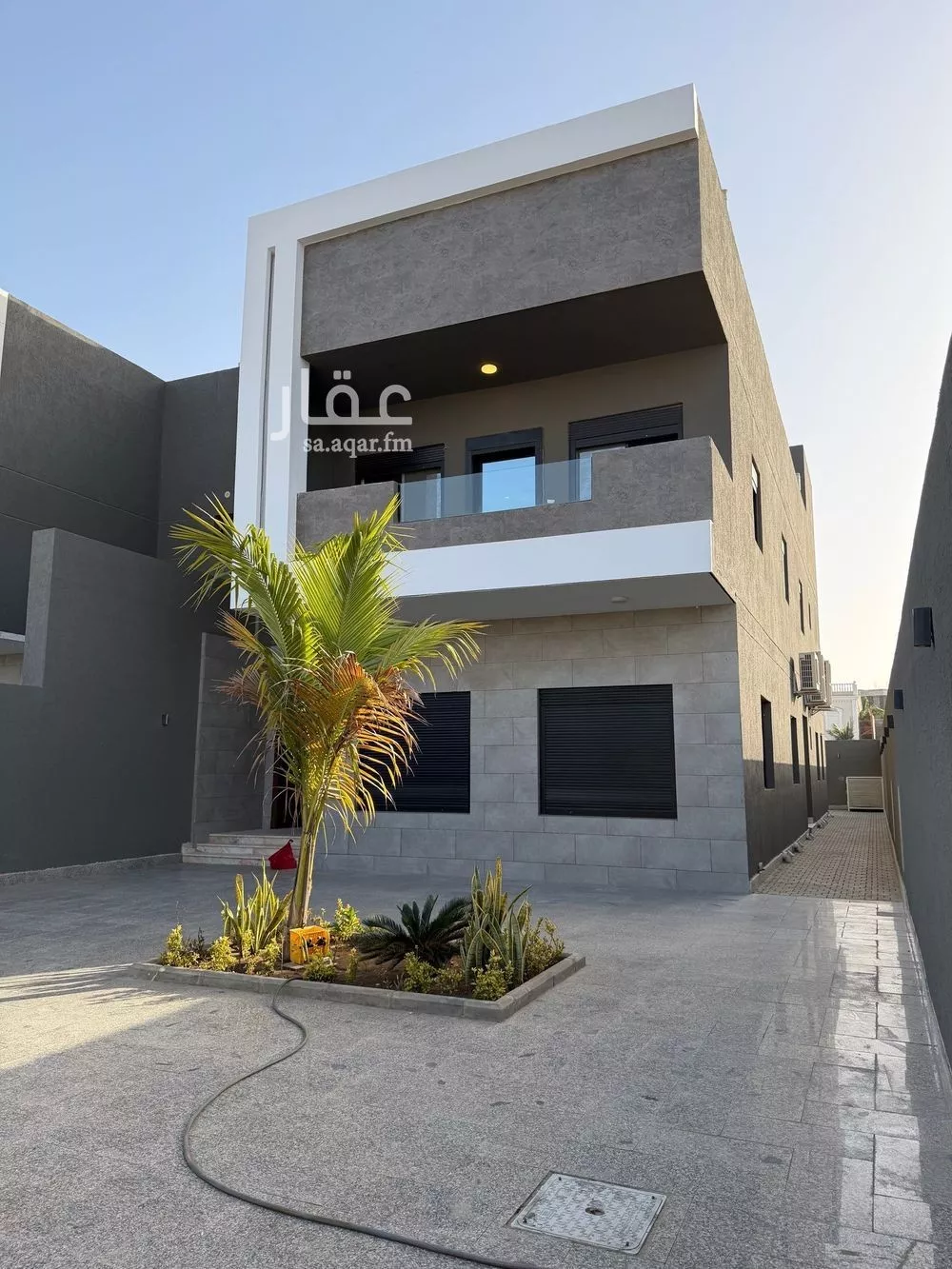 5 bedroom villa in Az Zomorod 3