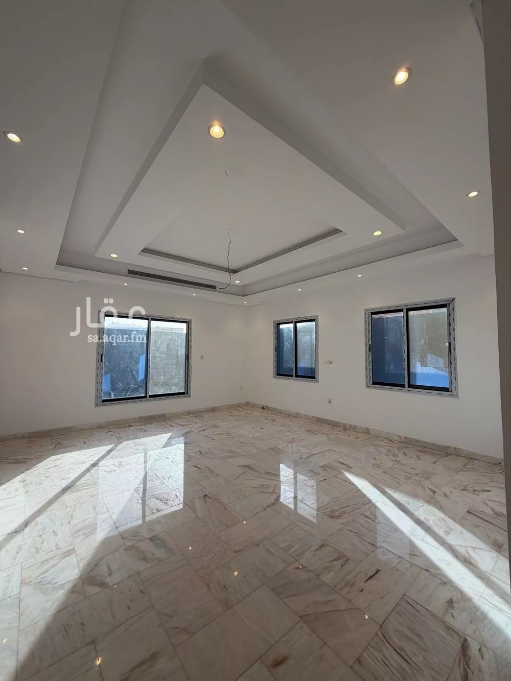 5 bedroom villa in Az Zomorod 8