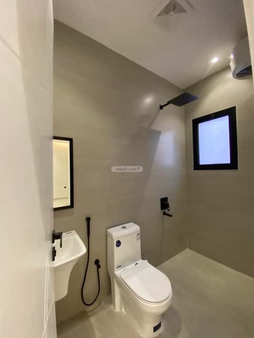 5 bedroom floor in Al Janadriyah 2