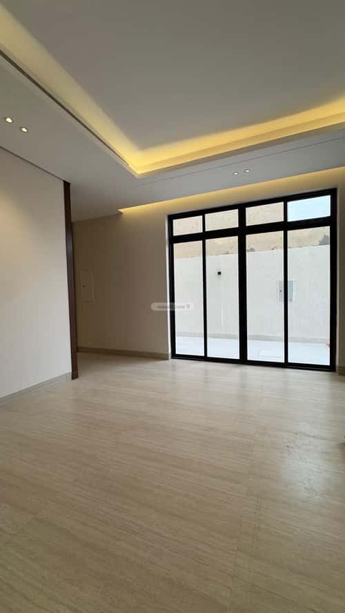 5 bedroom villa in Al Mahdiyyah 1