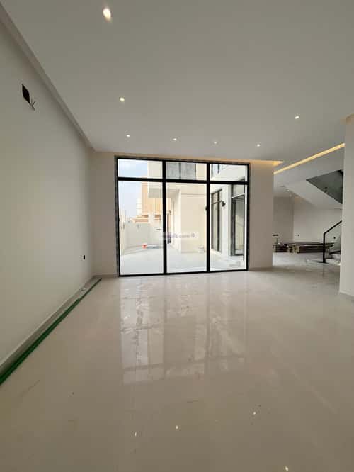 6 bedroom villa in Al Mahdiyyah 2