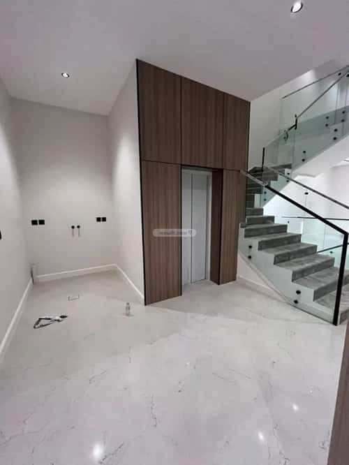 5 bedroom villa in Al Mahdiyyah 6