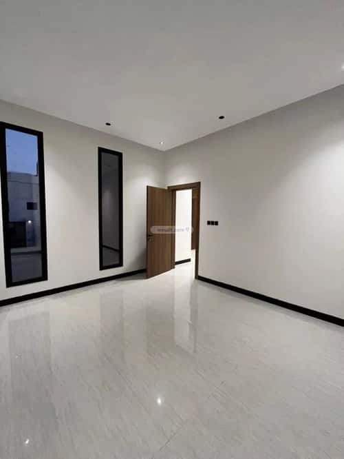 5 bedroom villa in Al Mahdiyyah 4