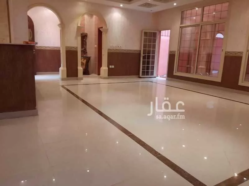 فيلا 7 غرف في طيبة 11