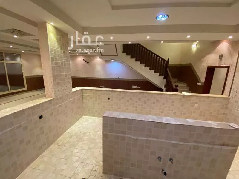 فيلا 7 غرف في طيبة 15