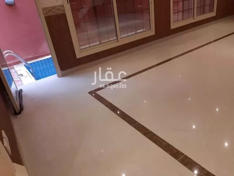 فيلا 7 غرف في طيبة 10