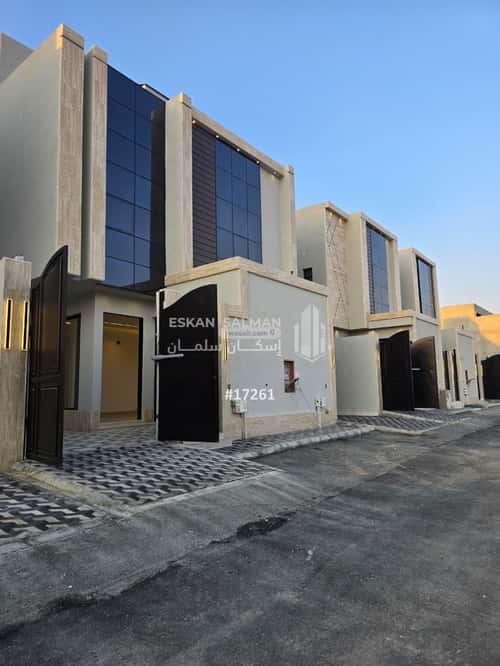 7 bedroom apartment in Al Maizilah 4