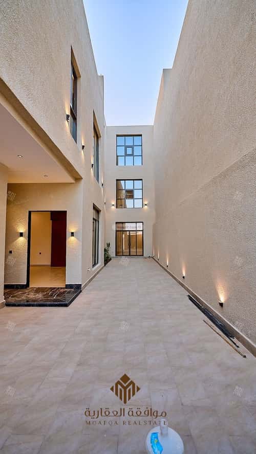 6 bedroom villa in Al Mahdiyyah 2