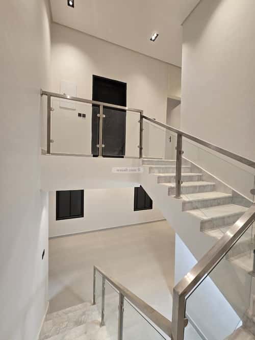 6 bedroom floor in Al Janadriyah 2