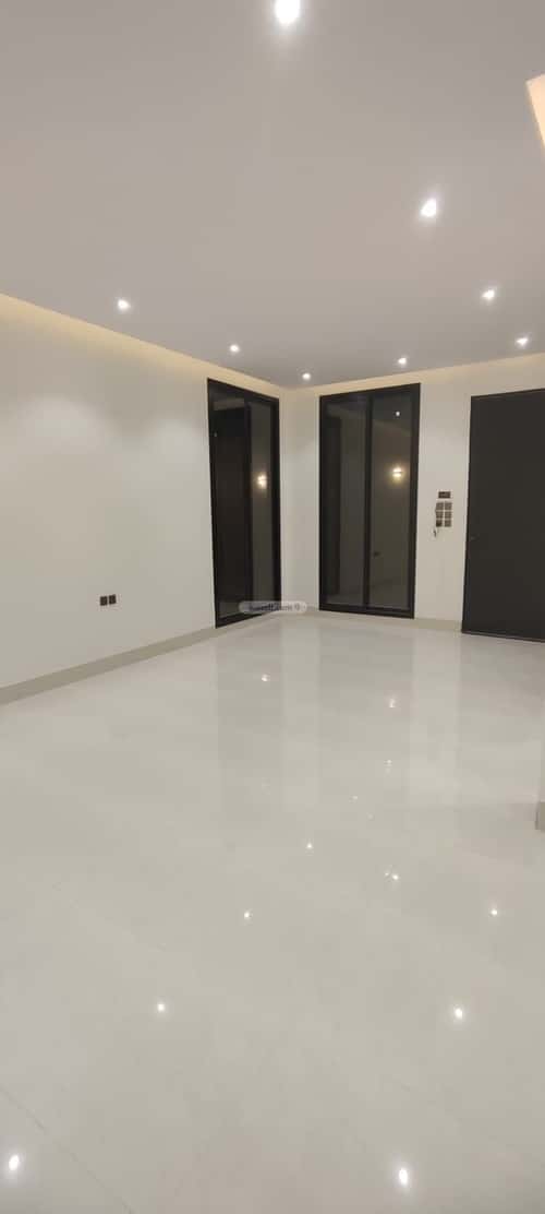 5 bedroom villa in Al Janadriyah 5